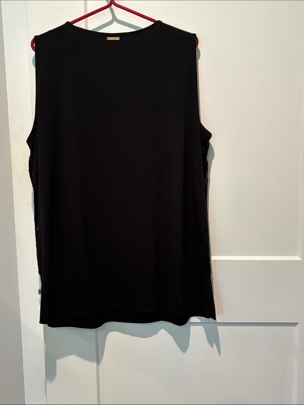 MICHAEL Michael Kors Black Sequin V-Neck Sleeveless Top.  B30 - Picture 4 of 4